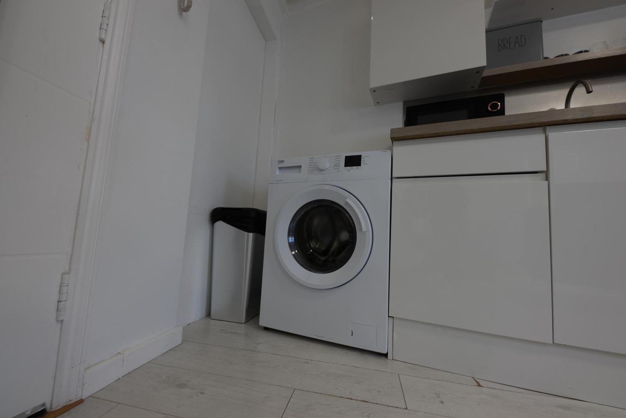 Modern One Bed Брайтонн