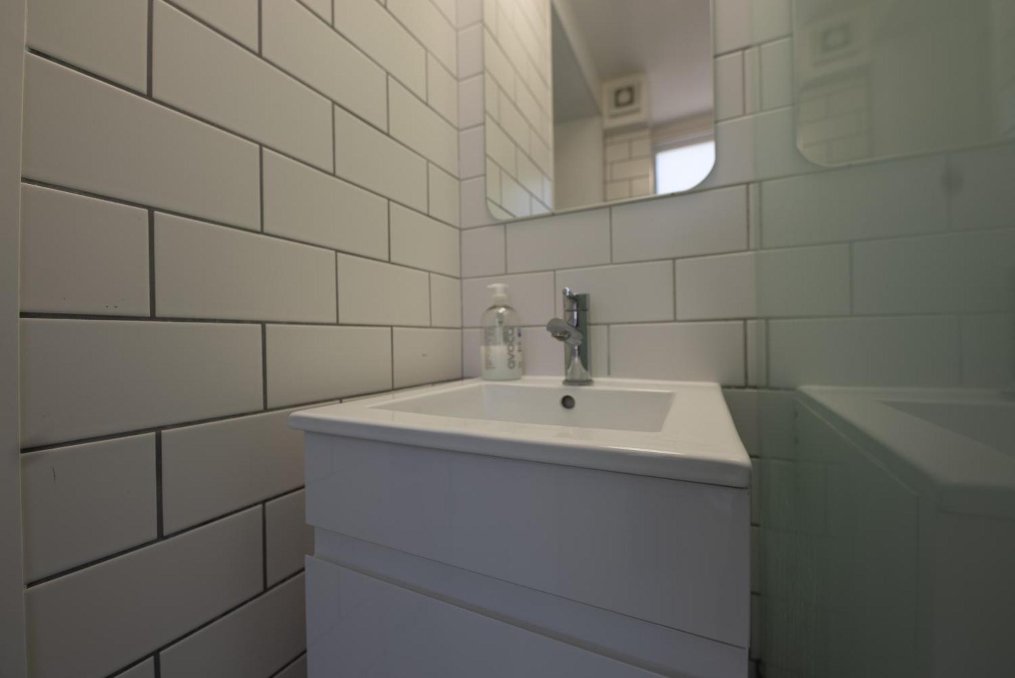 Modern One Bed