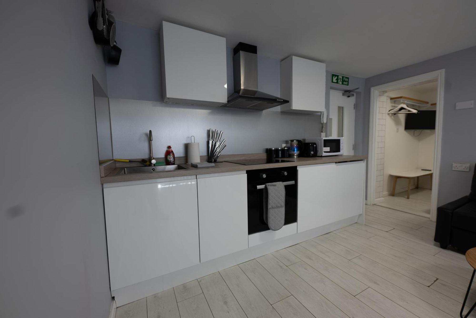 Modern One Bed Apartment *