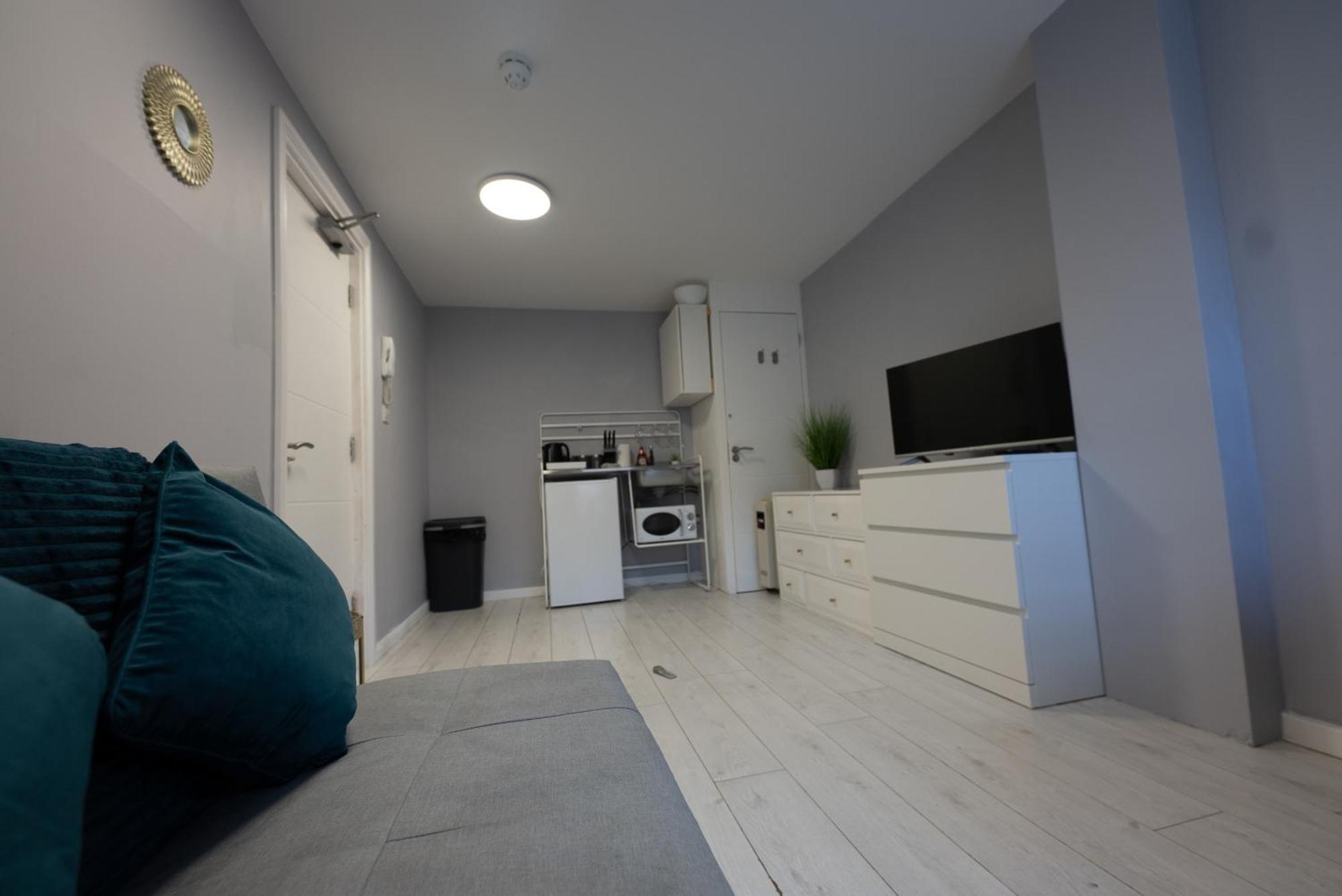 Modern One Bed