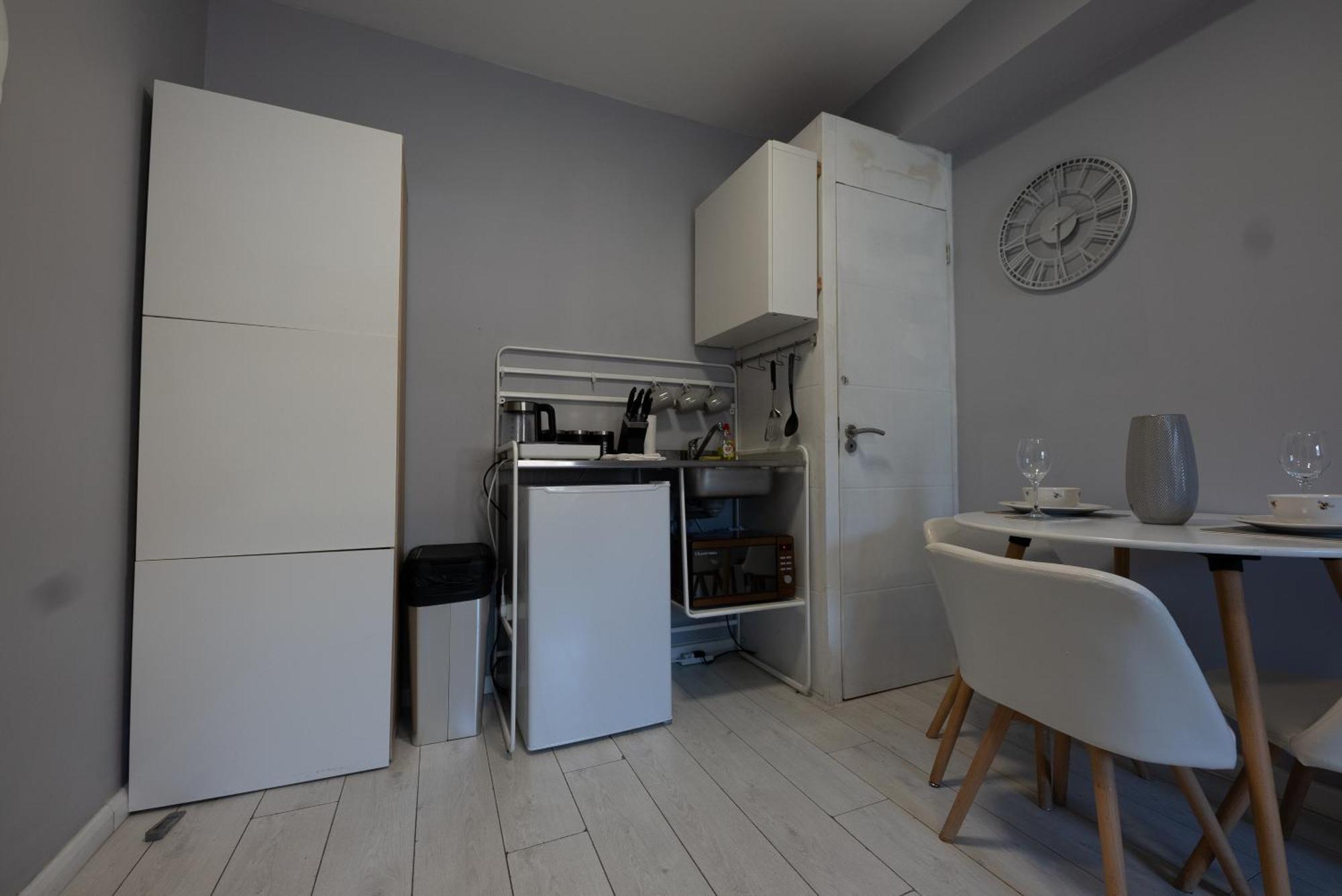 Modern One Bed *